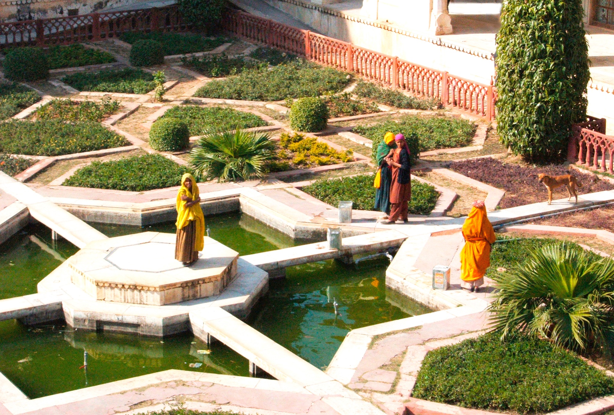 Rani Sishoda Gardens 2005